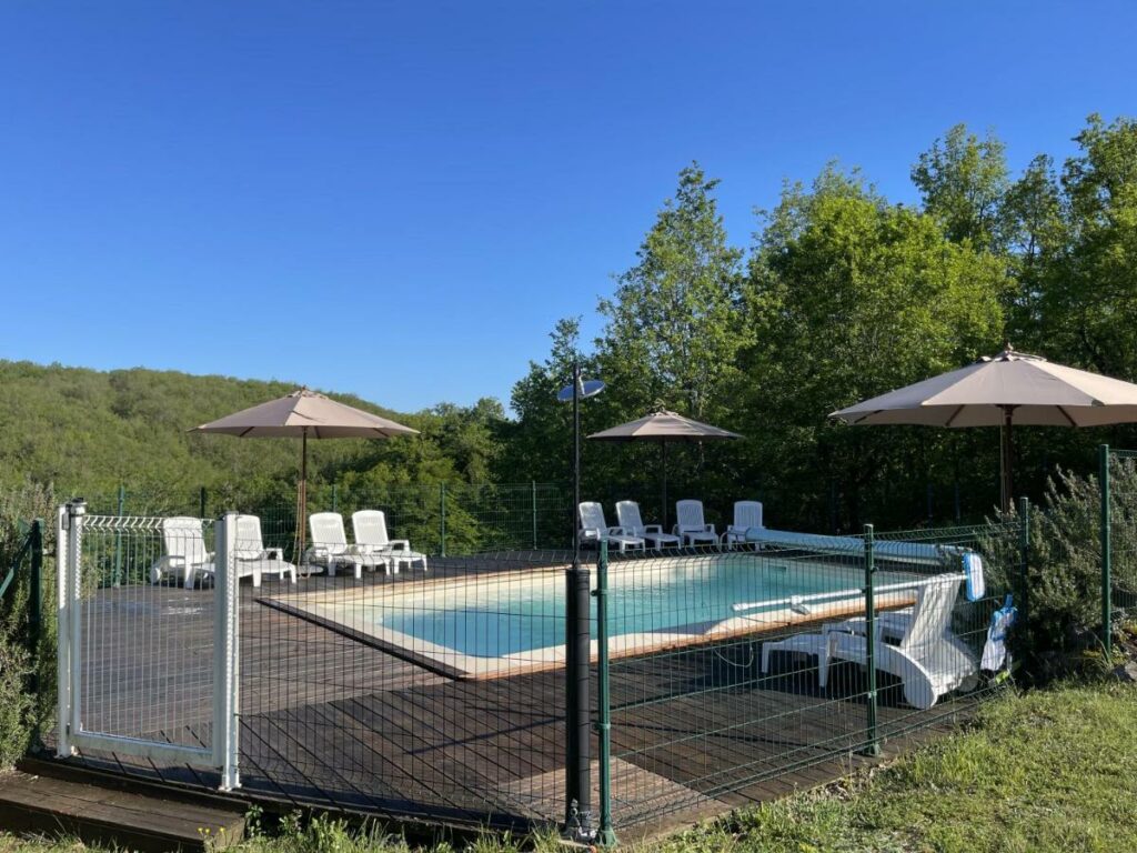 piscine-chauffée-vue-panoramique-lot