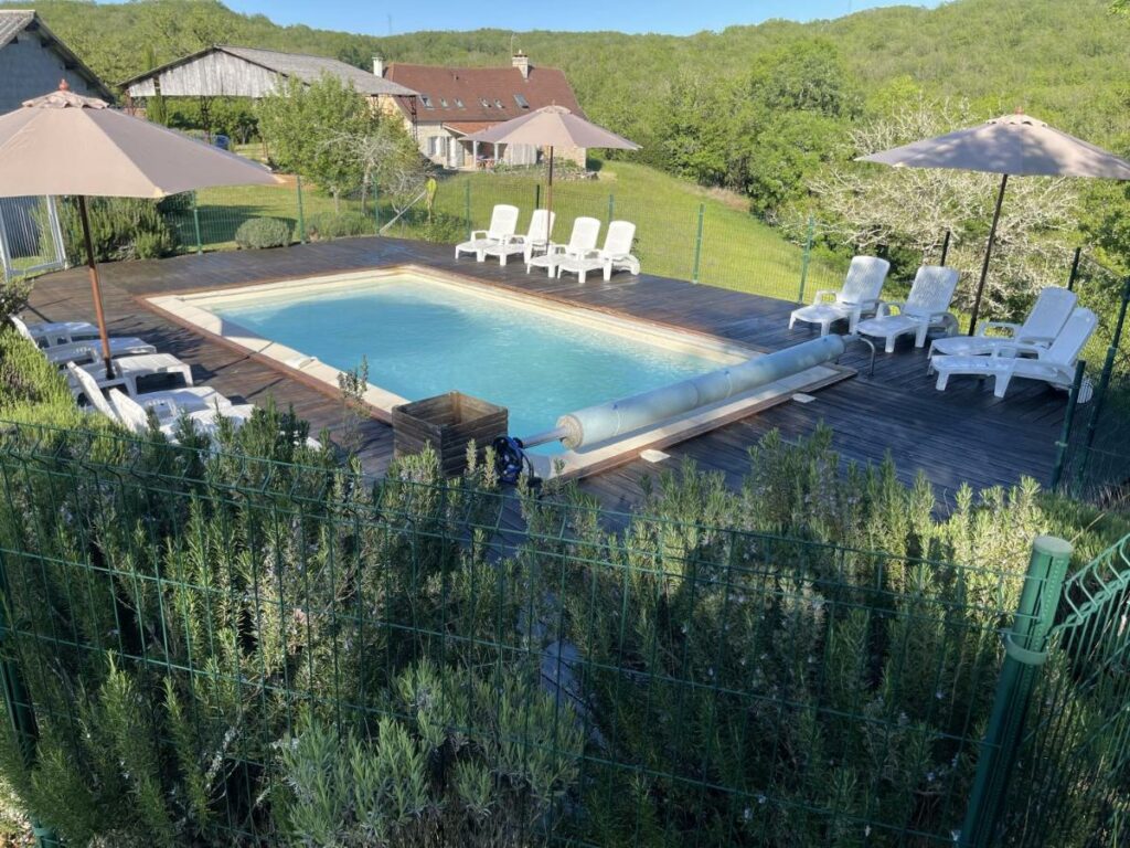 piscine-chauffée-vue-panoramique-lot