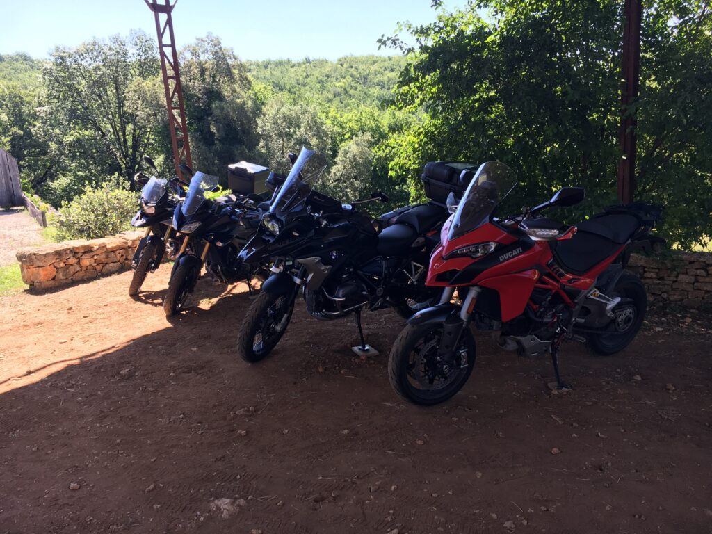 Gîte motard Lot garage sécurisé itinéraires moto