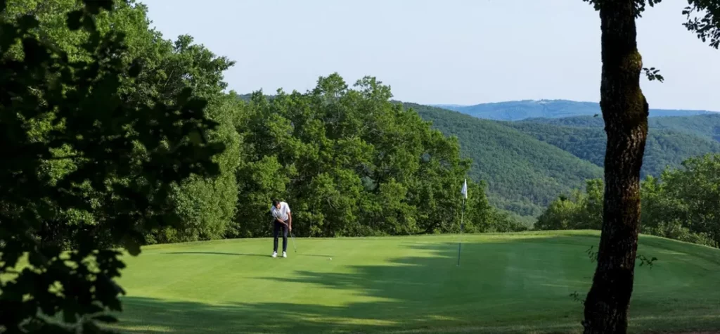 Hébergement gîte proche Souillac Country Club golf Lot